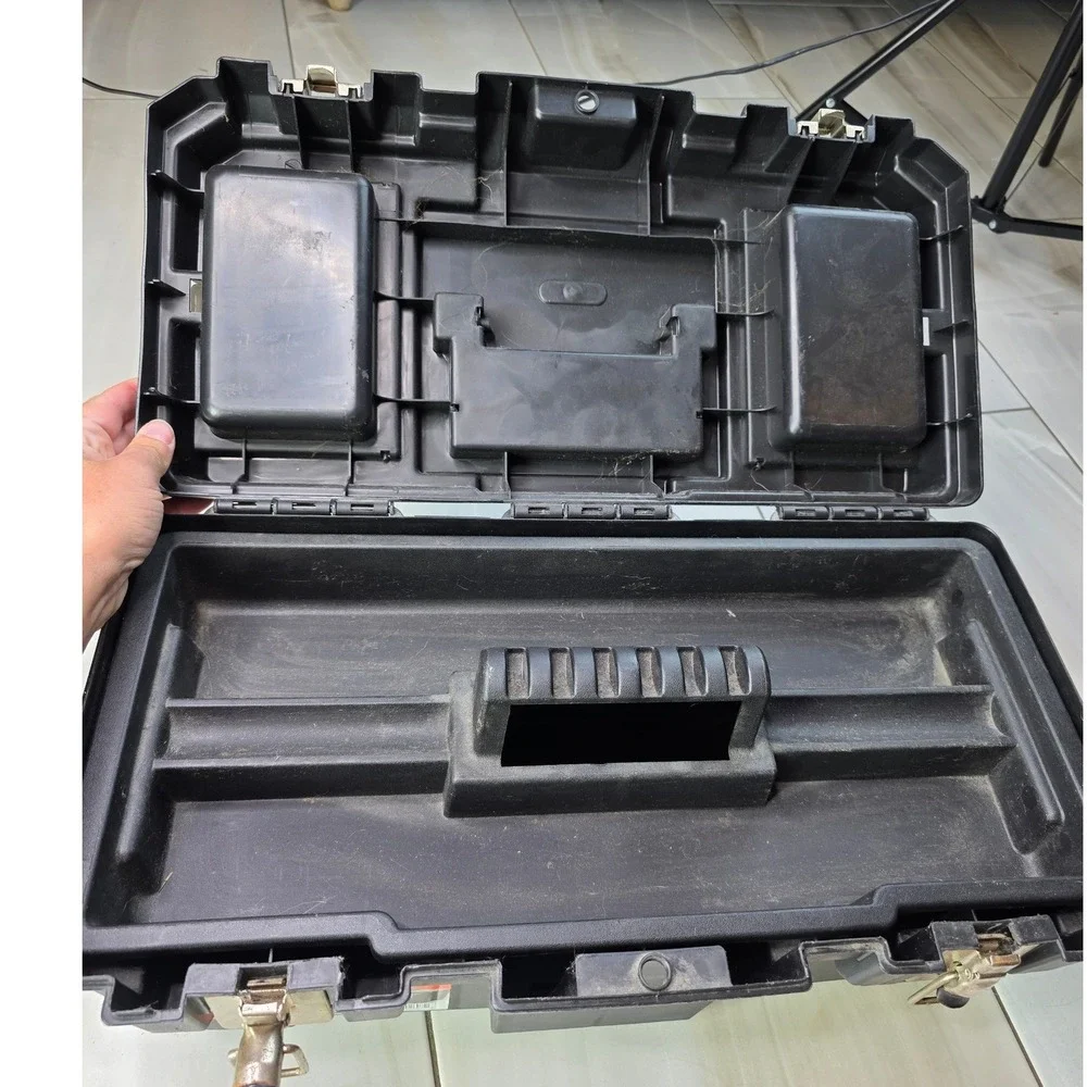 Black & Decker 19 Inch All Purpose Toolbox Metal Latches Black Plastic 17185157